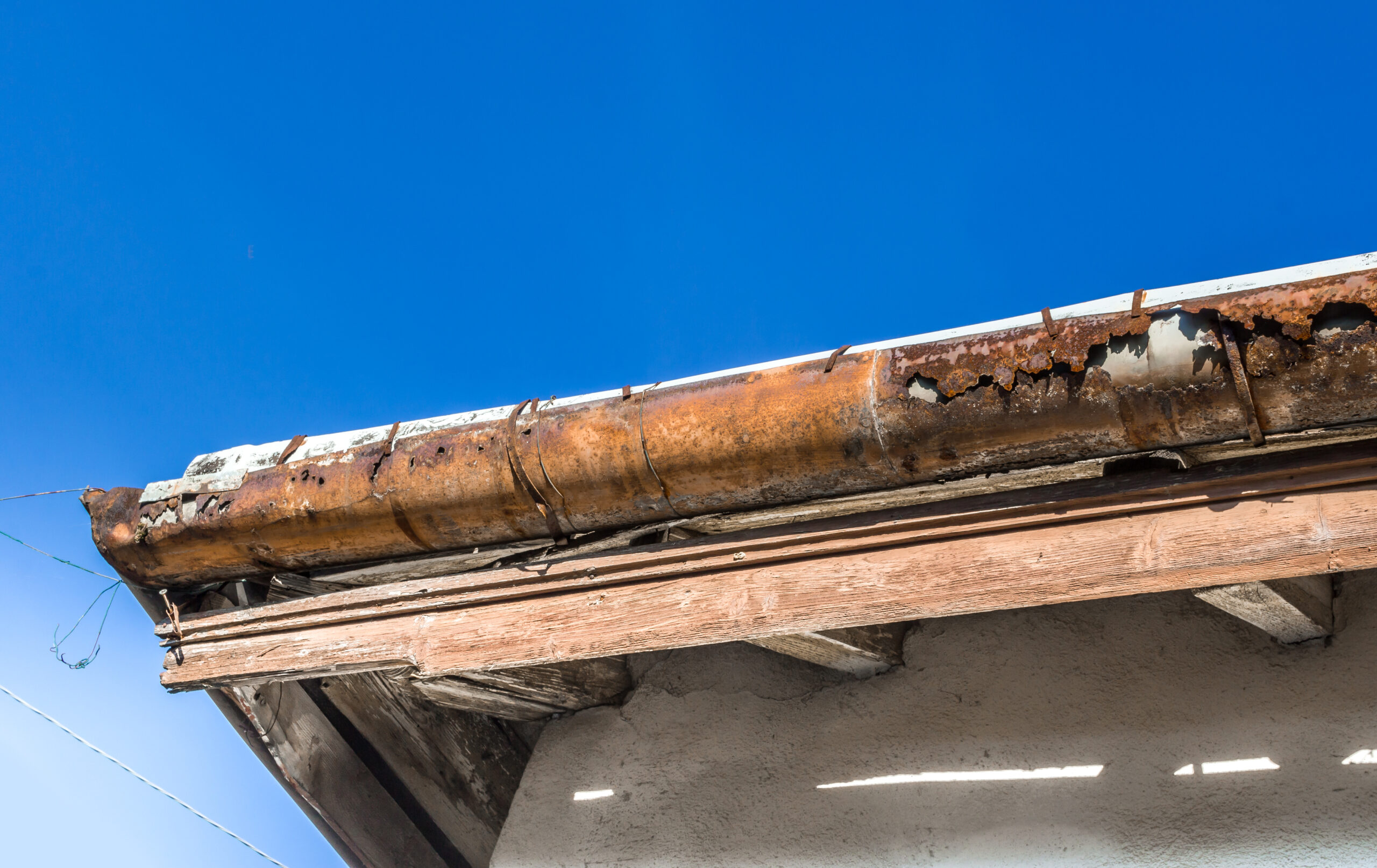 Read more about the article How to Know if My Gutter System Needs Upgrading